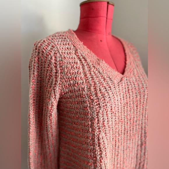 Moth Marled V-Neck Sweater (M) - Picture 6 of 12